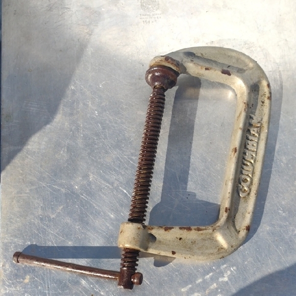 Columbian Heavy Duty Metal Clamp - Picture 1 of 2